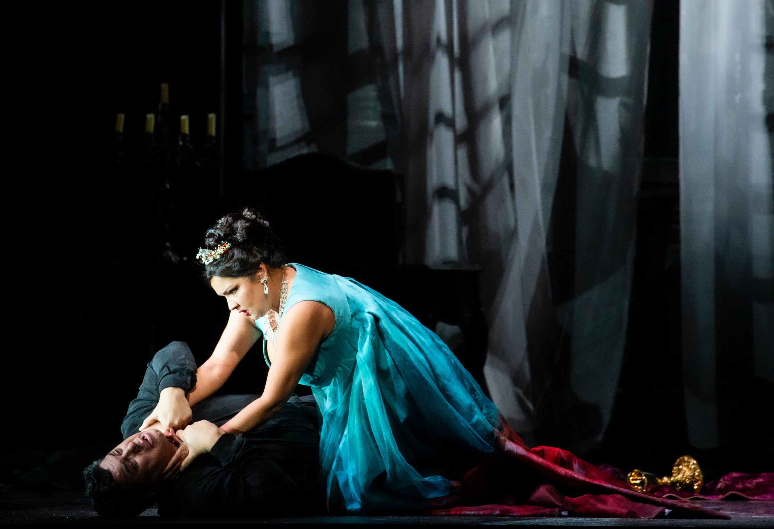 Läs mer om artikeln Traditionell Tosca med modern touch